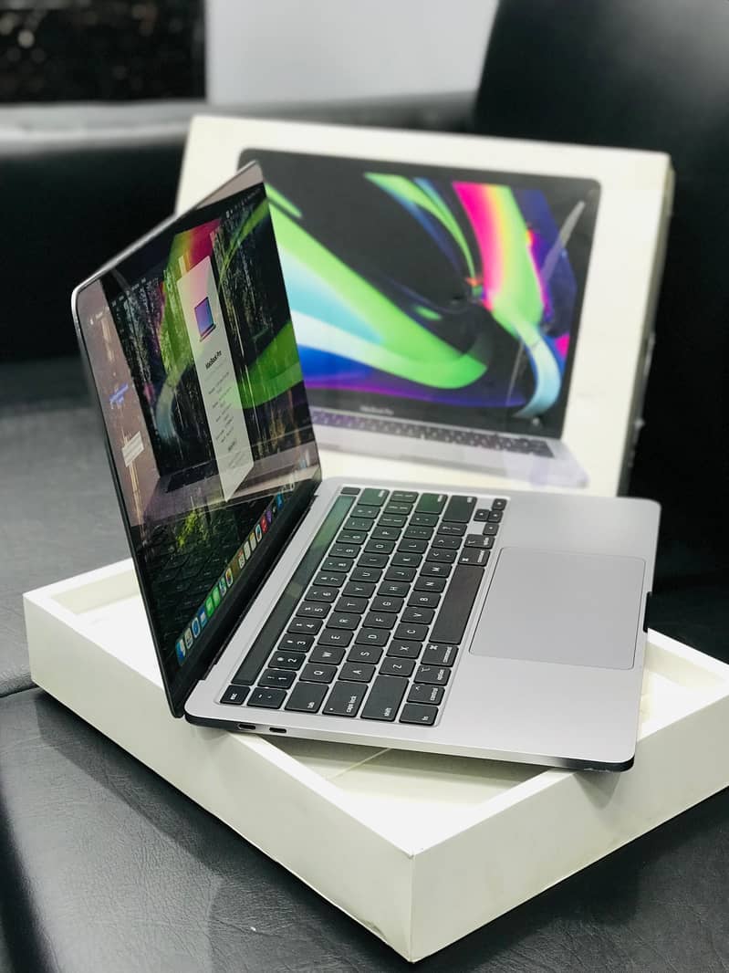 Apple Macbook pro 2020 core i5 cto model 1
