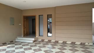 17 Marla 05 Bedrooms With Attached Washrooms BRIG House Available For Sale in Askari 10 Sec F Lahore Cantt.