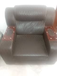 6 Sitter Leadher poshish Sofa
