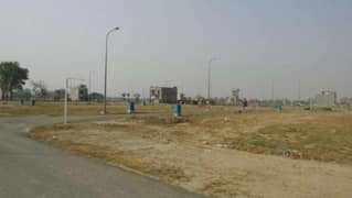 5 Marla Corner On 50ft Road Near Park