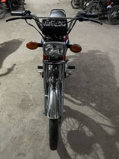 2024 model 1 month ki karak gari only 3400 km running