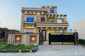 10 Marla Brand New House Available For Rent