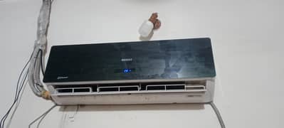 Orient AC for urgent sale.