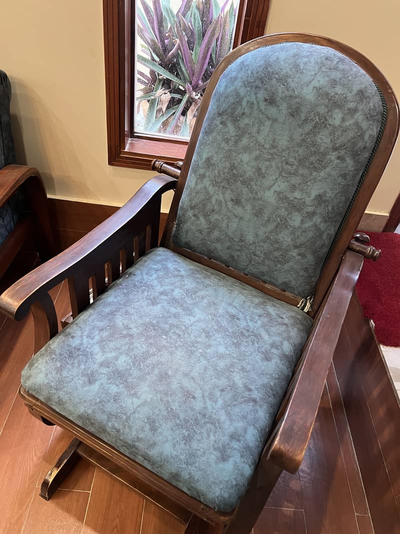 Complete Sofa set with center tables 6
