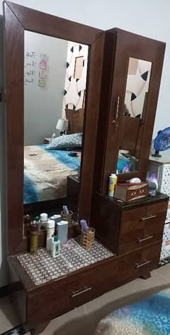 Hair Dressing Table (Two mirrors with four drawers)