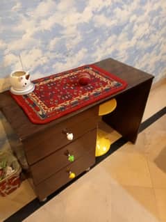 2 kids study tables with stools