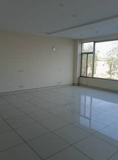 4 Marla 1st commercial floor very near to DHA complex availble for rent