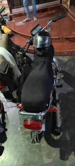 united 125