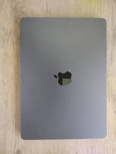 Macbook Air M2 2022 with box and original charger