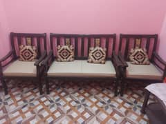 bilkul new ha 1 weak  istimal  hwa ha 10 by 10 ha shesham woad ha
