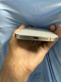 I phone 15 pro max 256gb BH 86 factory unlock