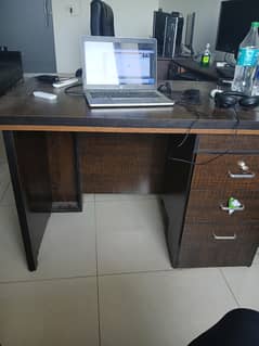2 office tables with side tables