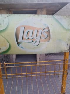 lays stand