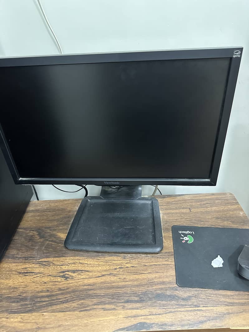 Complete Desktop PC with Lcd, mouse, keyboard 5