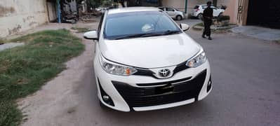 2022 Toyota Yaris ATIV X 1.5 L in (Super White)