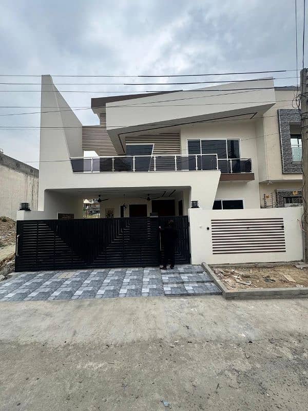 نیوسٹی فیز 2 واہ کینٹ بلاک ایچ بلاک 10 مرلہ ڈبل سٹوری گھر فار سیل 0