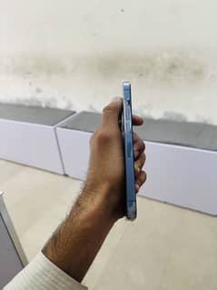 Non pta battery health 84% With box