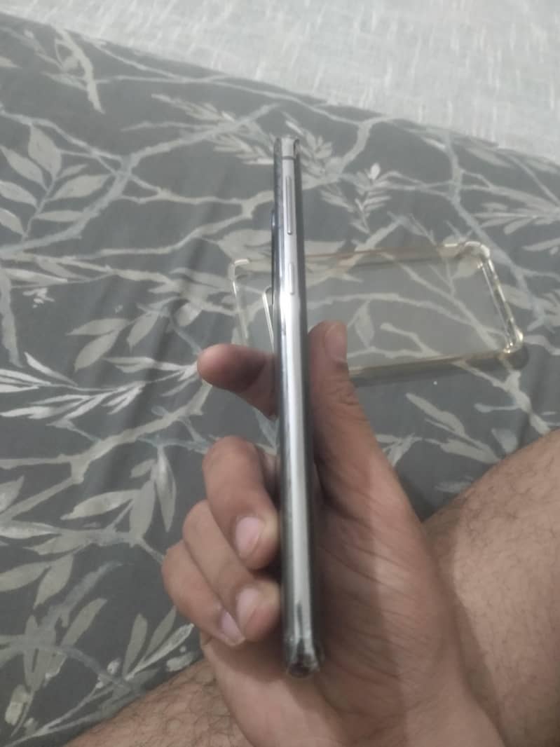 Sam s10 6/128 dual sim read add back break front minor break 11