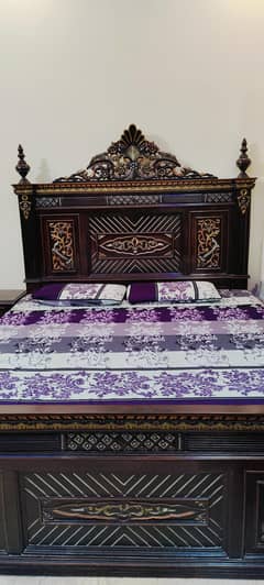 BED SHOWCASE  DRESSING SIDE TABLE