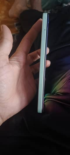 sparx neo 11 4+128 condition bilkul saaf complete box orignal chargee