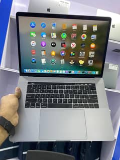 MACBOOK 2O18 PRO (CORE i9-32-1tb)