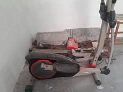 ELLIPTICAL gym exercise machine good condition