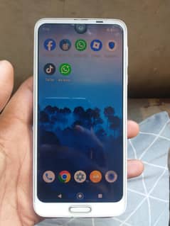 Aquos r2 4/64