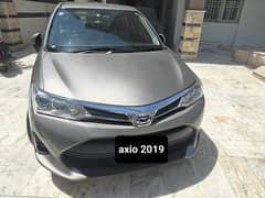 Toyota Corolla Axio Hybrid 1.5 2019