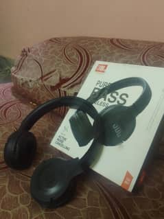 JBL Wireless Headphones – Stylish Look & Great Sound