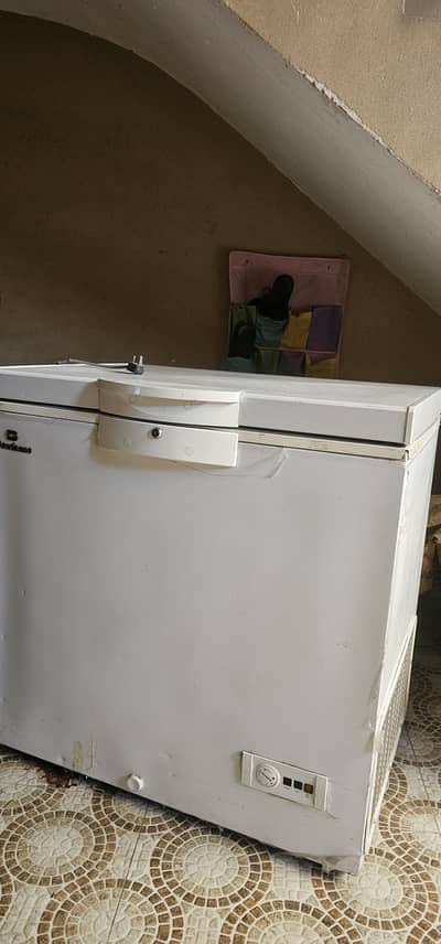 DAWLANCE DEEP FREEZER SINGLE DOOR FOR SALE