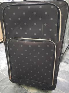 luggage bag ,, full siz , , slightly used,, perfct condition