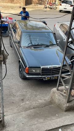 Mercedes 123 old school in car hundred percent accessories for sale