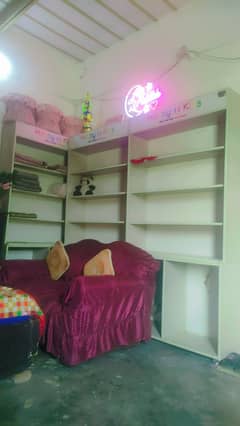 6 Shelves Stylish Racks For Sale With Pure Sheets