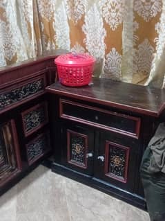 1 double bed 2 draws with show chase and dressing
