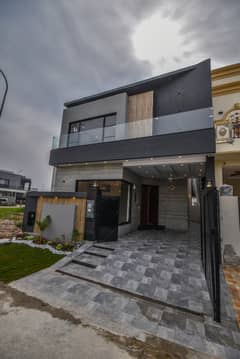 Brand New 5 Marla Modern House with Basement for Sale in DHA Phase 7 Prime Location!