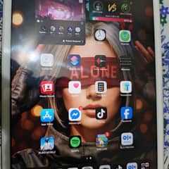 IPAD MINI 5 WITH BOX AND ORIGINAL CHARGER