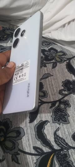 Infinix Hot 30 8/128 10 by 10 Condition Full Assesreis