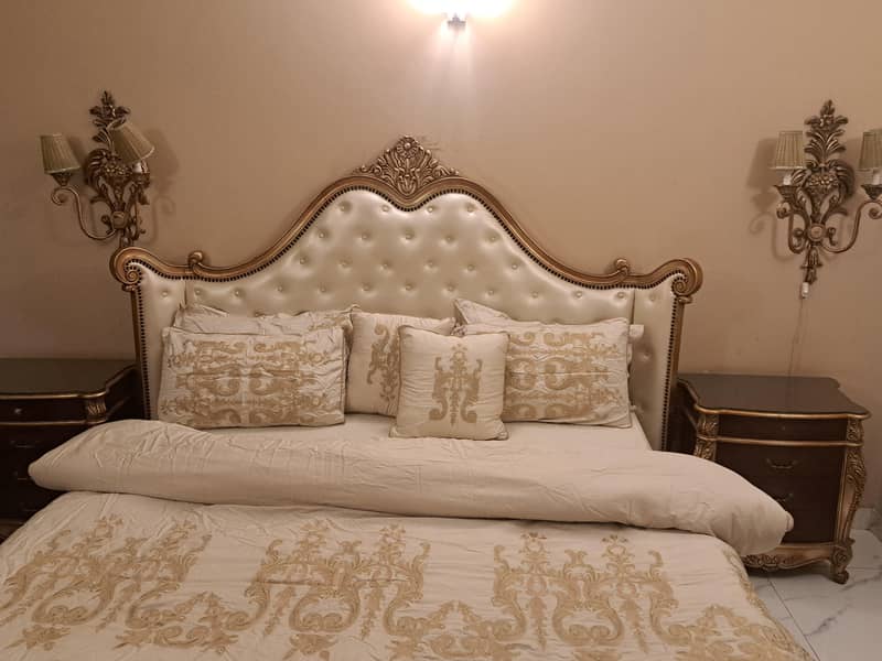King Size bed set with 2 side tables and a dressing table 1