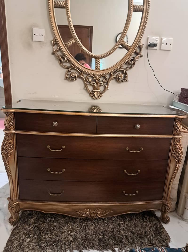King Size bed set with 2 side tables and a dressing table 5
