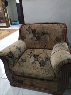 7 Seater Sofa Set, Urgent Sale.