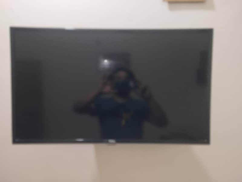 32 inch TCL simple LED with Android box 0