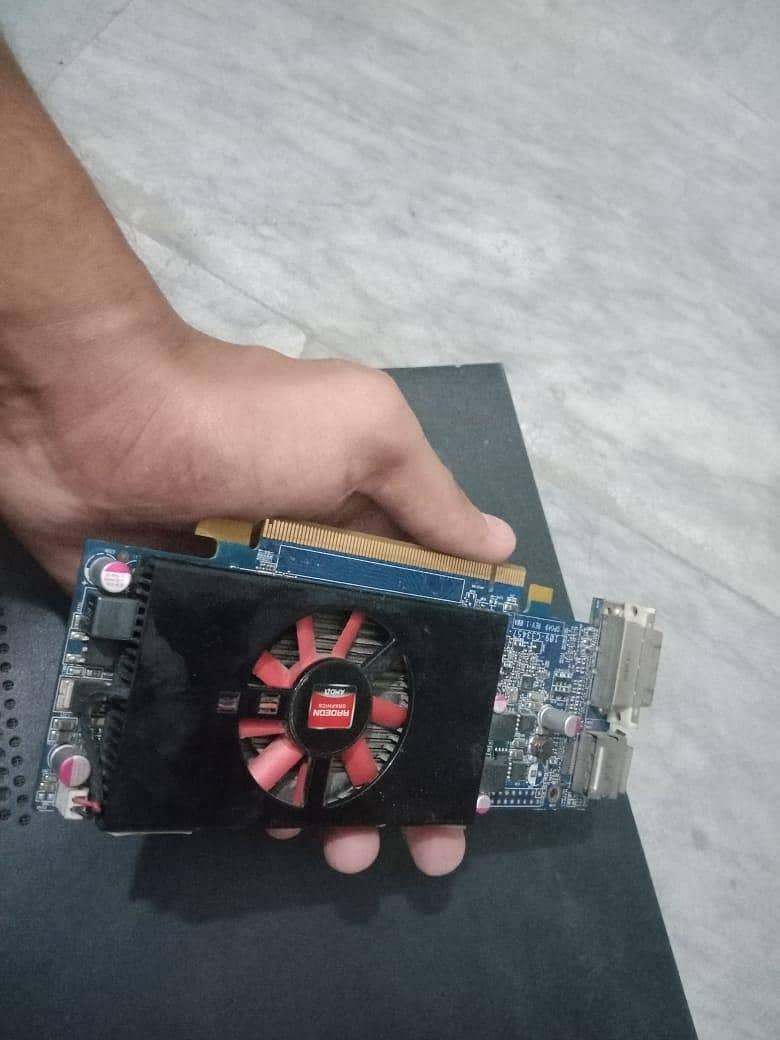 AMD Redeon 7500 series Gamming Graphics card Ddr5 1gb 10 by 10 2