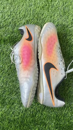 Nike football gripper