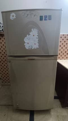 Large Size Dawlance Fridge with Freezer