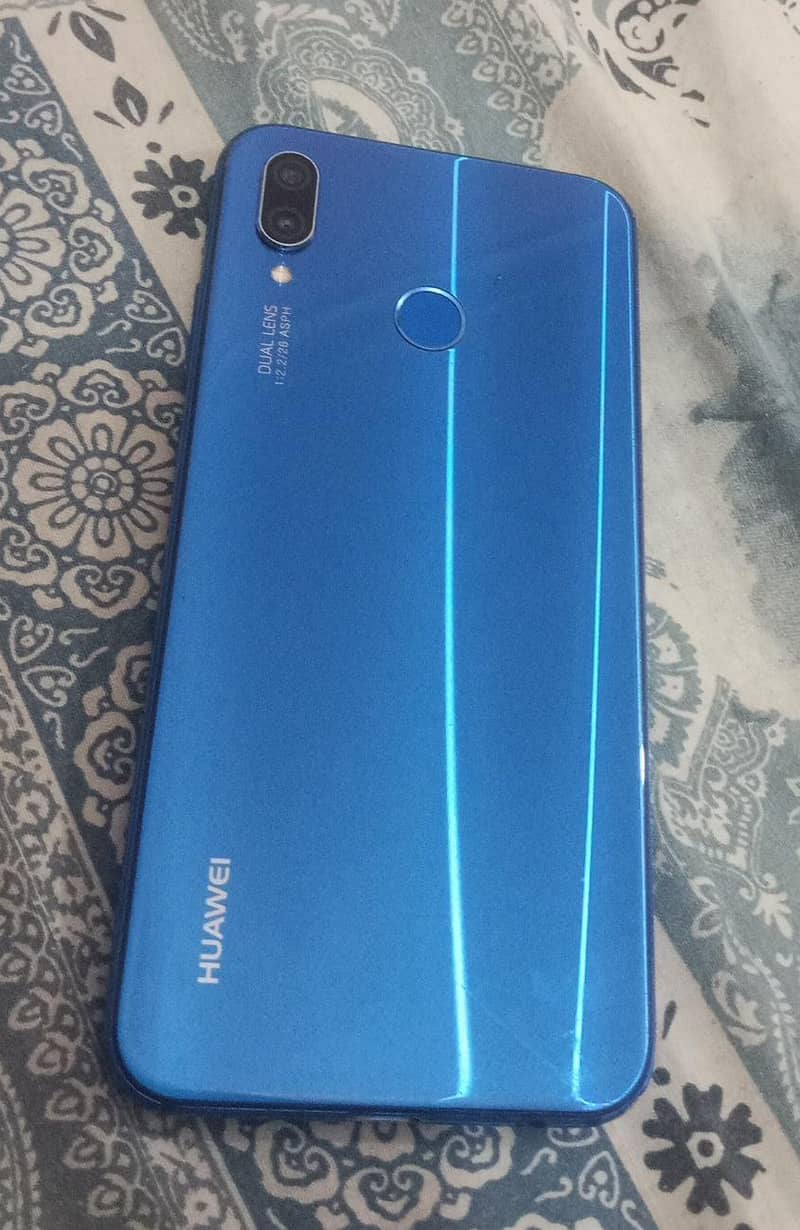 Huawei P20 Lite in good condition with box 0