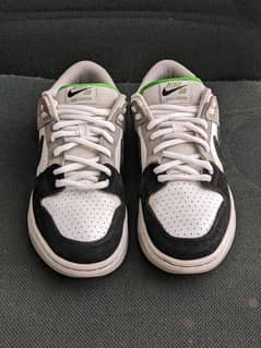 NIKE  SB Dunk Low 'Chlorophyll (BQ6817-011) **price is negotiable**