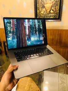 MacBook pro 2018.16/512