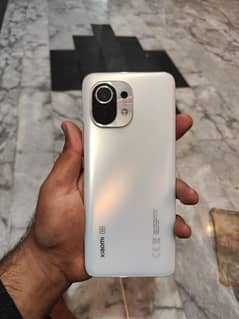 Xiaomi mi 11 . . 5G 12/256 . . . . 10/10