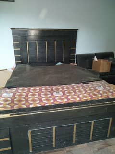 Bed and almari