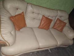 sofa set good in condition